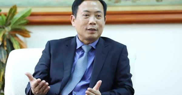 Cựu chủ tịch Ủy ban Chứng khoán Nhà nước Trần Văn Dũng làm chuyên viên phòng báo chí