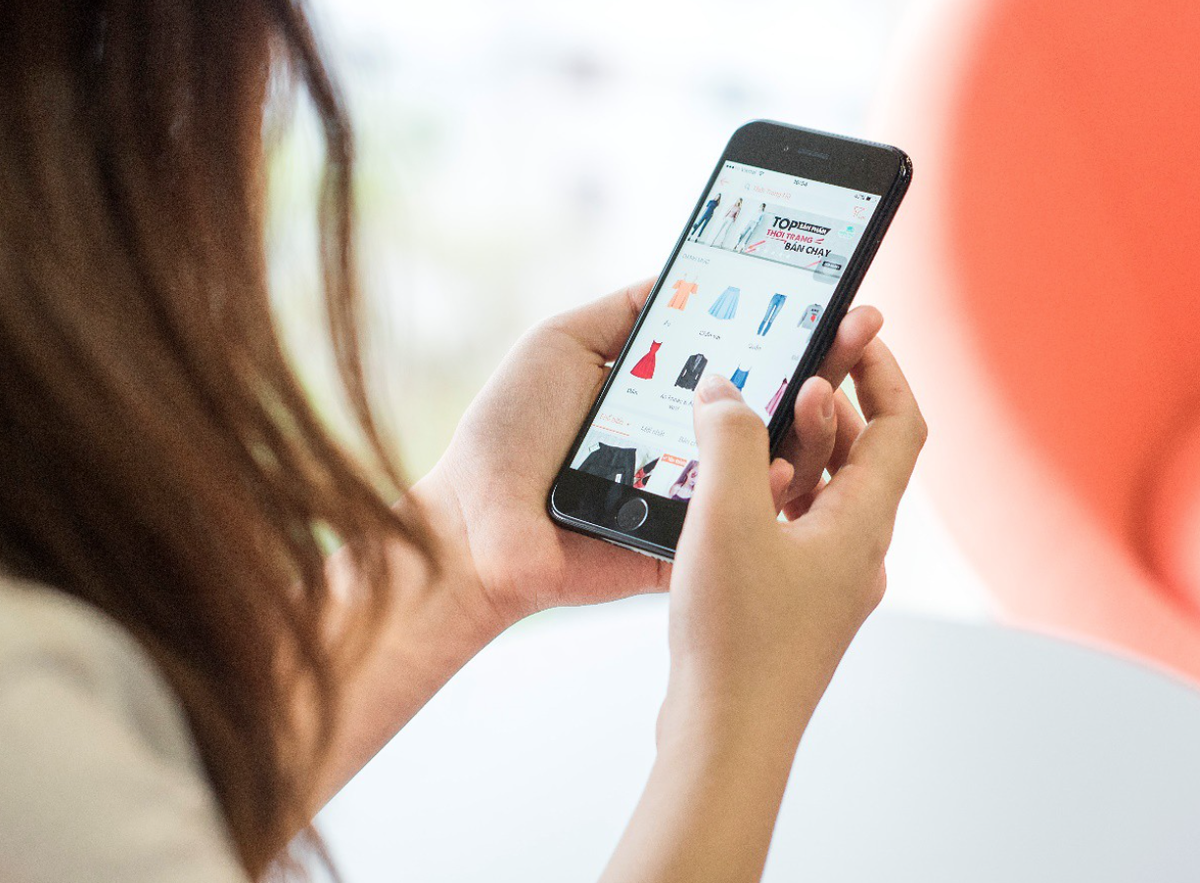 Người ti&ecirc;u d&ugrave;ng Việt Nam mua online nhiều sản phẩm l&agrave;m đẹp