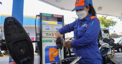 Giá xăng dầu giảm lần thứ 5 liên tiếp