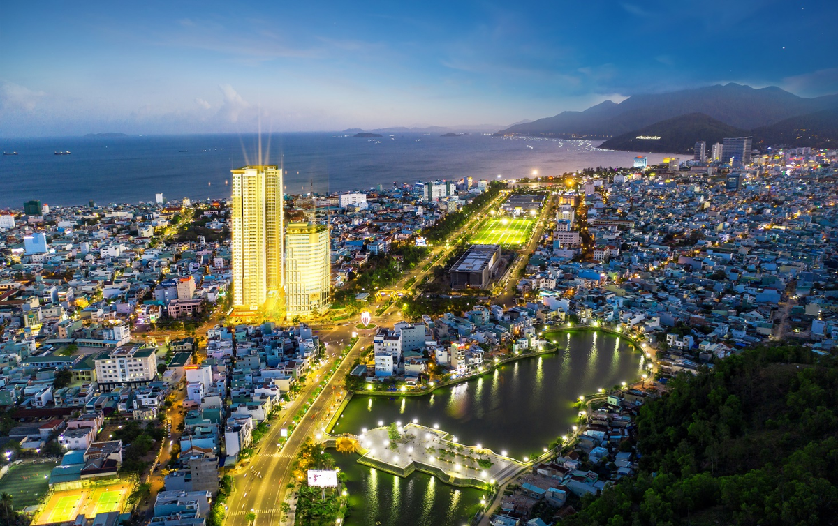 Grand Center Quy Nhơn &ndash; một trong những c&ocirc;ng tr&igrave;nh ti&ecirc;u biểu của HTN.