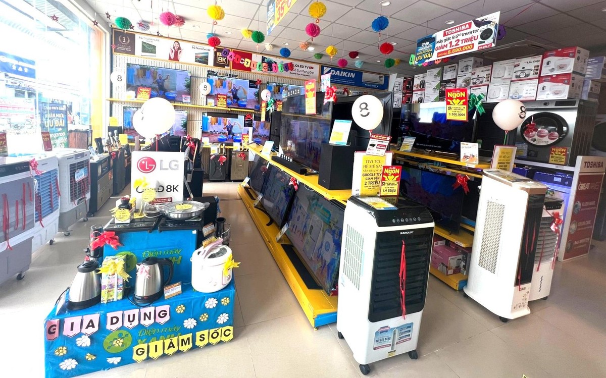 Cửa h&agrave;ng điện m&aacute;y si&ecirc;u nhỏ c&oacute; nhiều lợi thế về chi ph&iacute; vận h&agrave;nh