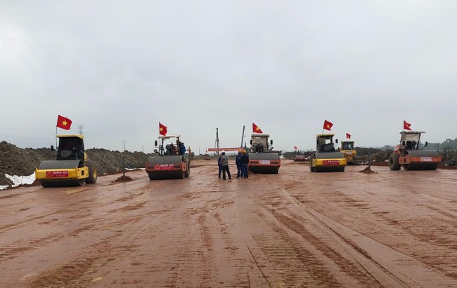 &ldquo;Trảm&rdquo; nh&agrave; thầu yếu k&eacute;m trong thi c&ocirc;ng cao tốc Bắc - Nam ảnh 1