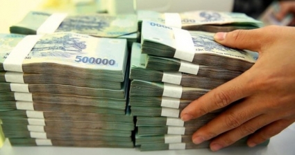 Tiền nhàn rỗi tiếp tục chảy vào hệ thống ngân hàng