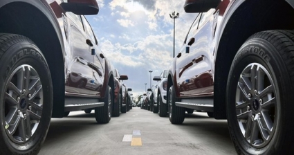 Ô tô nhập khẩu tiếp tục tăng tốc, thị trường cuối năm dự báo sôi động