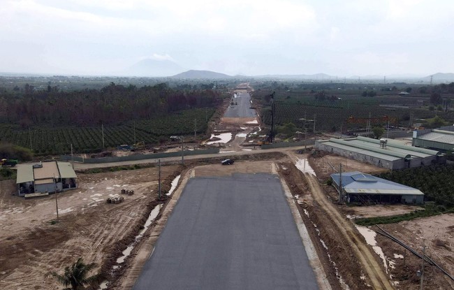 Cao tốc Phan Thiết - Dầu Gi&acirc;y dự kiến sắp th&ocirc;ng xe kỹ thuật, đi TP.HCM chỉ c&ograve;n hơn 2 tiếng ảnh 1