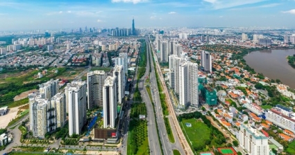 Điều chỉnh room tín dụng “mở đường” cho dòng vốn chảy vào bất động sản