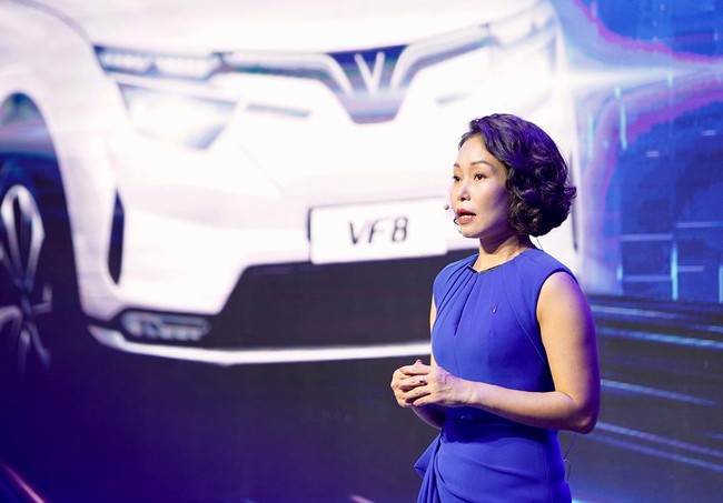 VinFast b&agrave;n giao &ocirc; t&ocirc; điện đến kh&aacute;ch Việt, xuất khẩu 5.000 chiếc v&agrave;o th&aacute;ng 11  ảnh 1