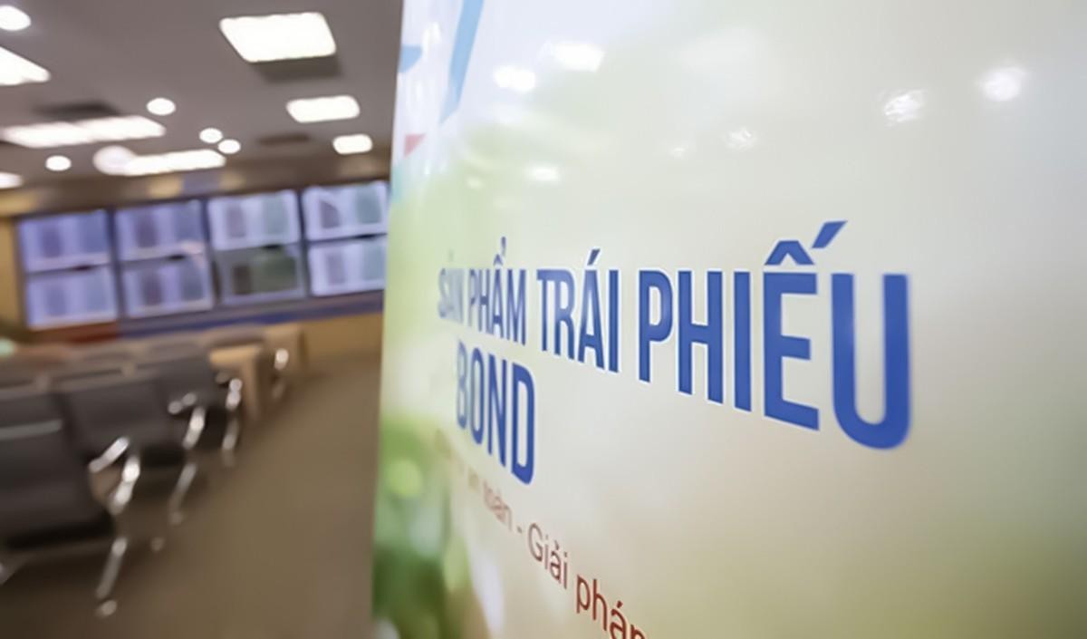 Tr&aacute;i phiếu bất động sản &amp;amp;quot;khi&ecirc;m tốn&amp;amp;quot; quay trở lại