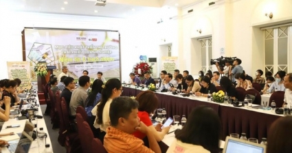 Vietnam’s Bond Market Should Have Stronger Presence of Global Rating Companies, Experts Say