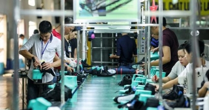 Chuỗi sản xuất giày dép toàn cầu chuyển dần từ Trung Quốc sang Việt Nam