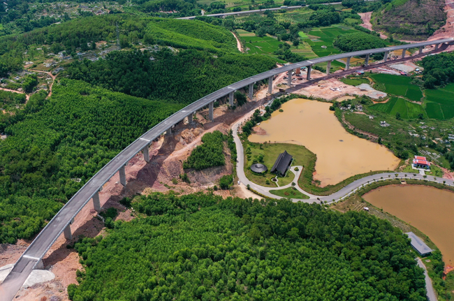 4 dự &aacute;n cao tốc Bắc - Nam chậm tiến độ ảnh 1